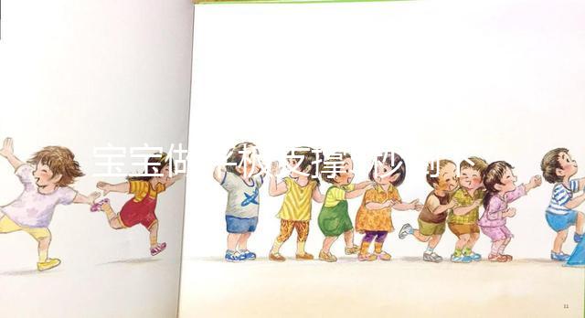 寶寶做平板支撐5秒倒下，網(wǎng)友：“姿勢不標準會傷害身體”