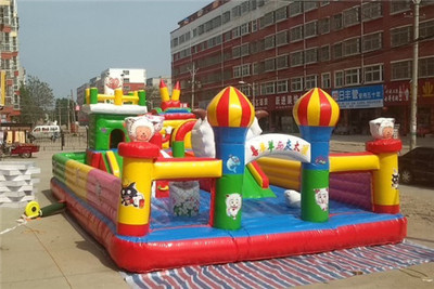 喜羊羊兒童充氣蹦床